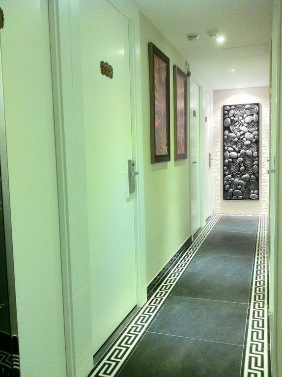 Seasons Hotel Hong Kong Exterior photo