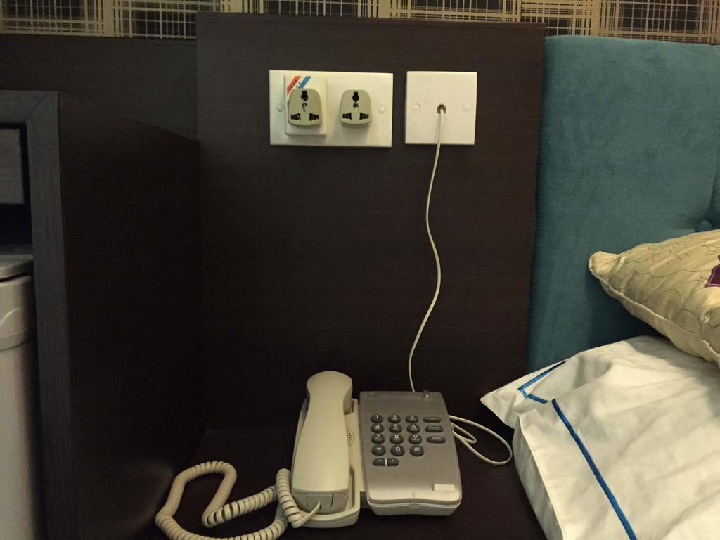 Seasons Hotel Hong Kong Room photo